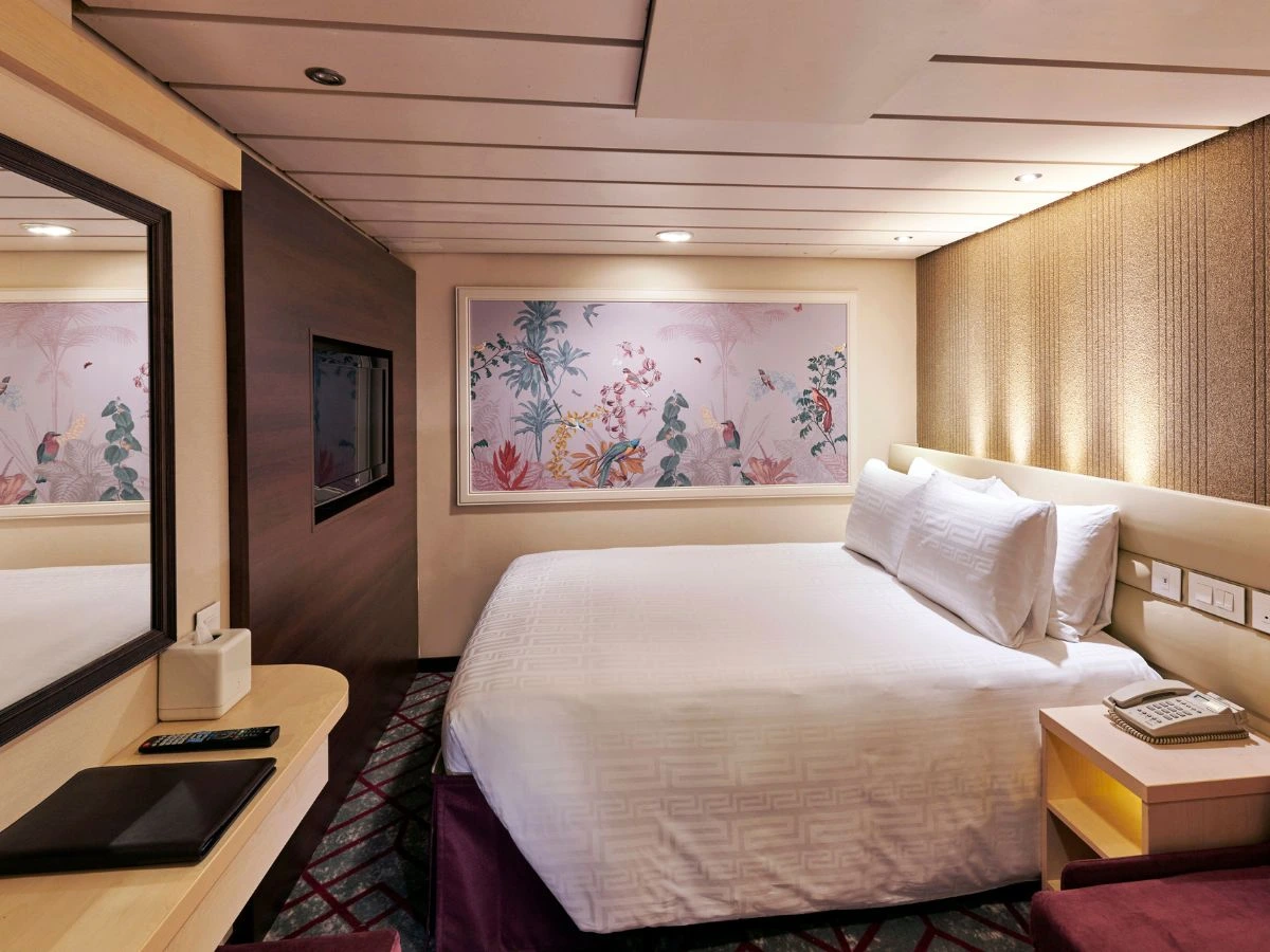 RW1_Inside Stateroom (Queen _ Sofa Bed)