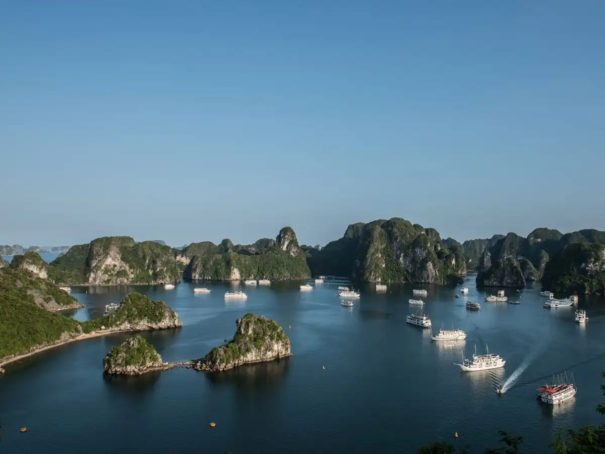 Ha long bay, vietnam tour package